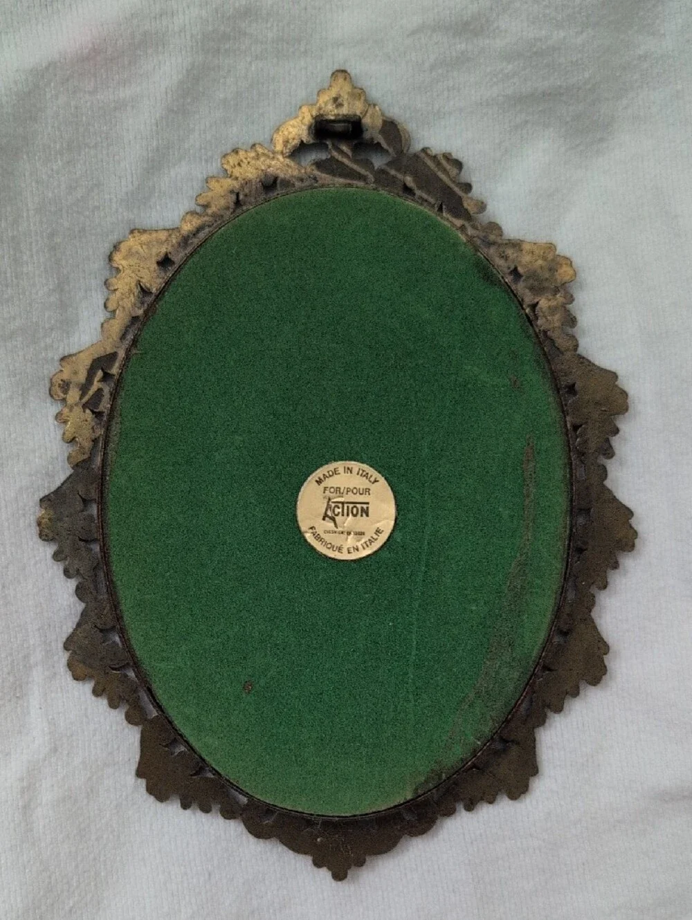 Antique-Style Bronze Floral Oval Wall Frame - Bronze